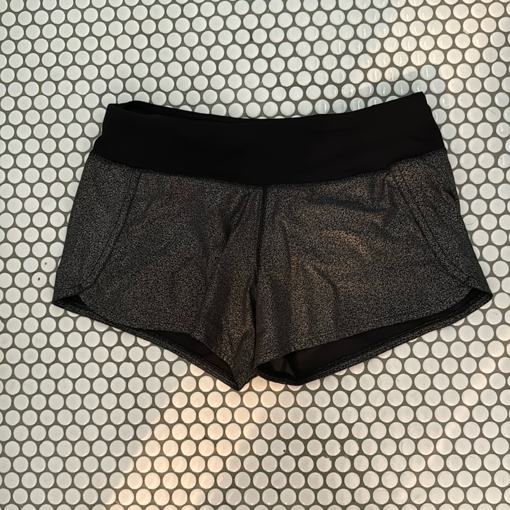 Lululemon size 6 Speed Up Shorts.